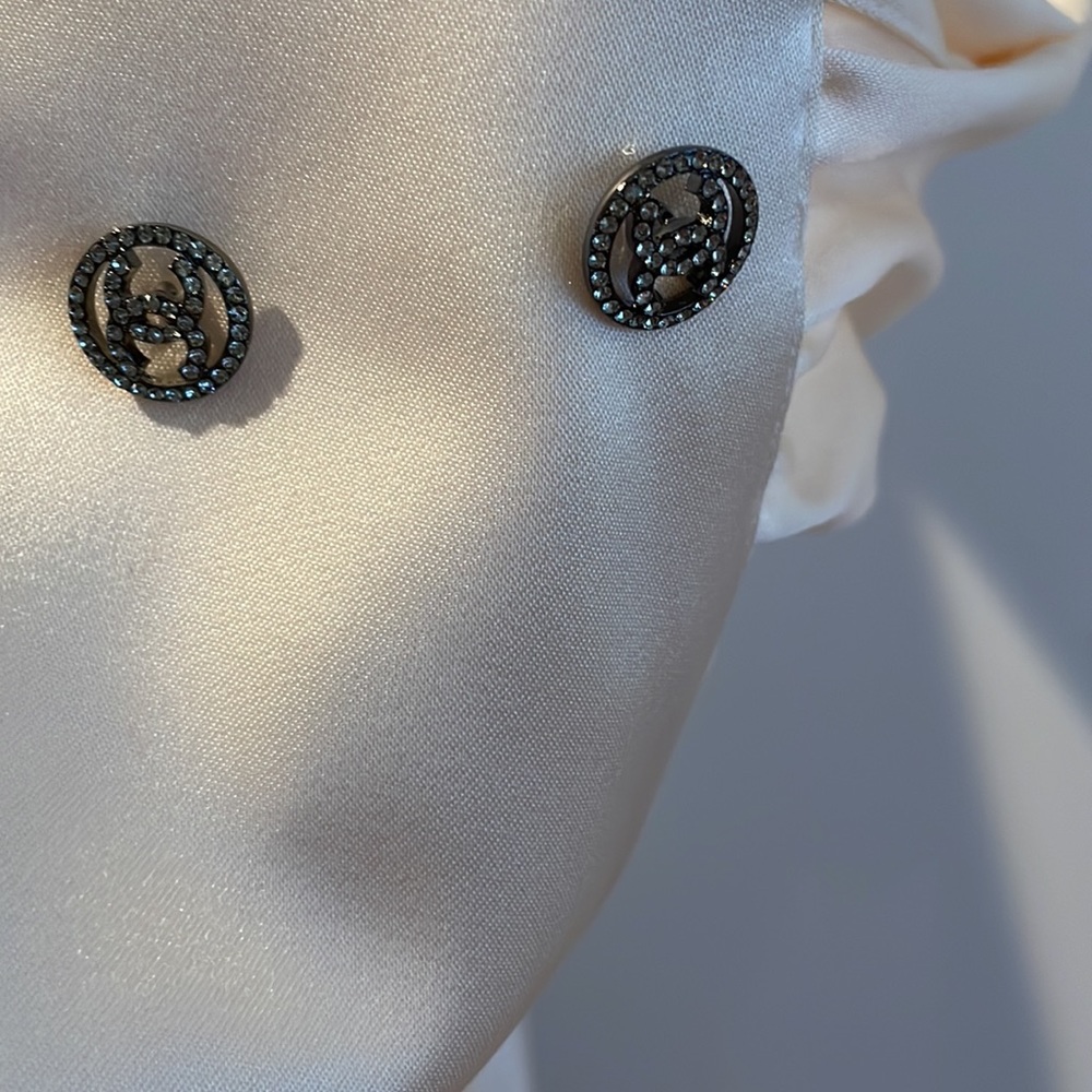 Stunning Chanel Metier D’Art 2018 silk blouse - Picture 9 of 12